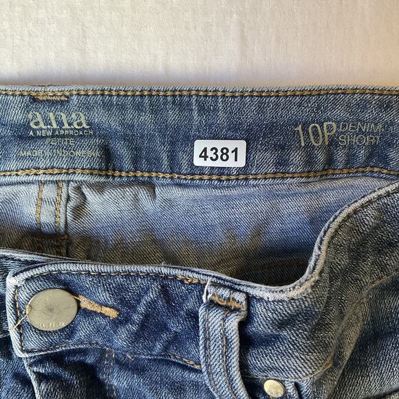 A.n.a Women Shorts 10P Blue Denim Distressed Cuffed Button 3" Inseam - Picture 2 of 12